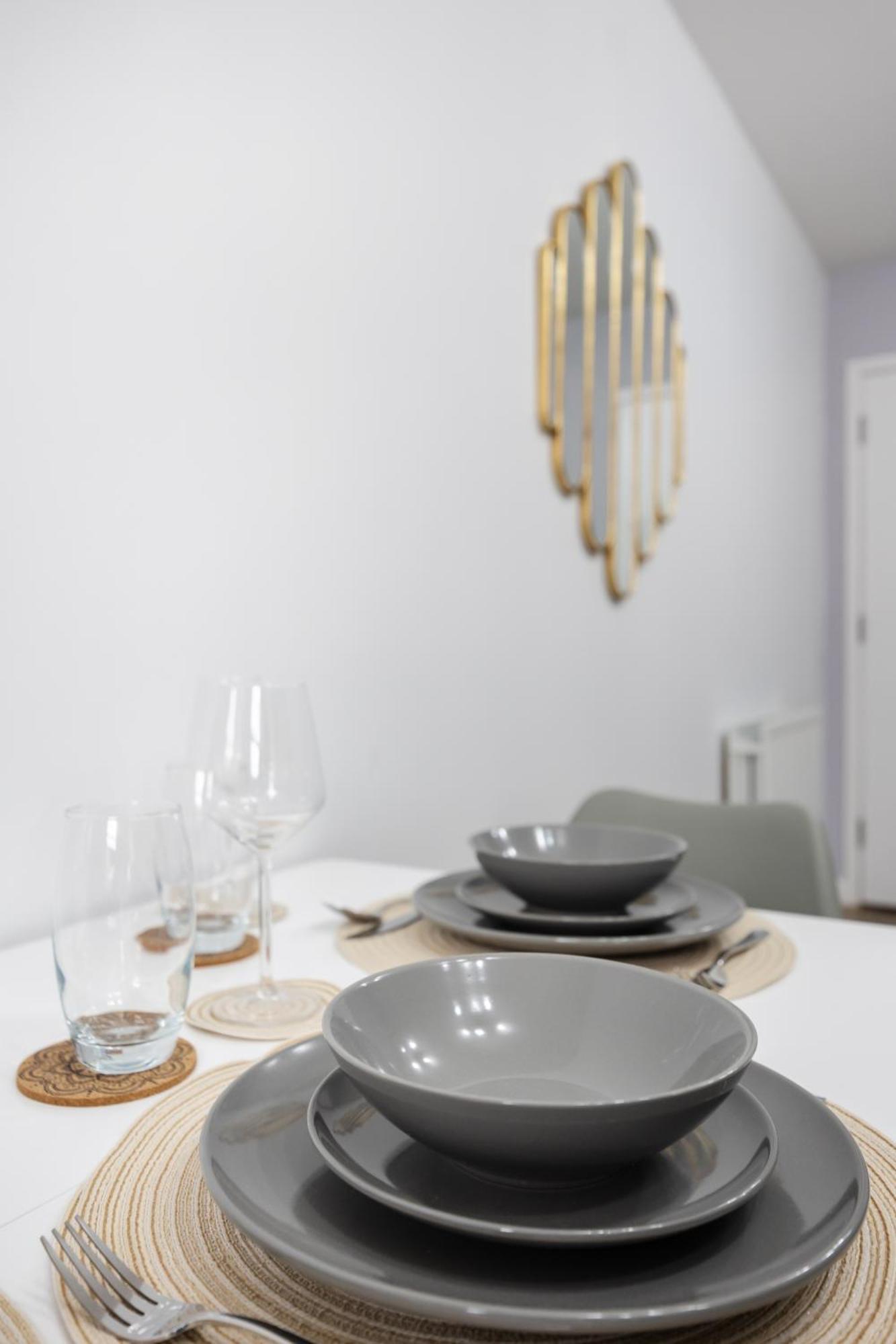 レディングStunning 3Br, Free Parking, Near Town Center, Long Term Discounアパートメント エクステリア 写真