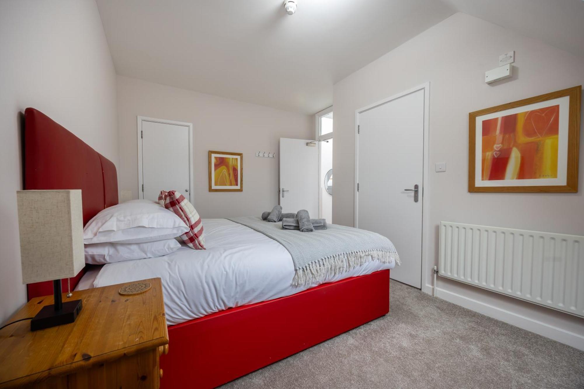 レディングStunning 3Br, Free Parking, Near Town Center, Long Term Discounアパートメント エクステリア 写真